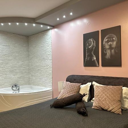 Room Jacuzzi “Athena” Subotica Esterno foto