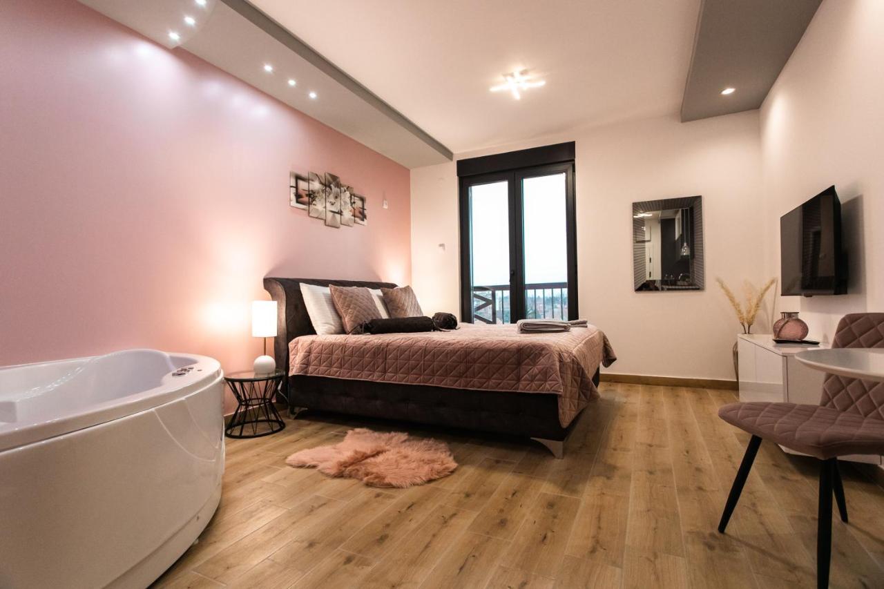 Room Jacuzzi “Athena” Subotica Esterno foto